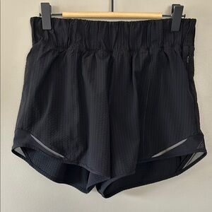 Lululemon Hotty Hot Short High-Rise 4” Seersucker Black Size 6‎